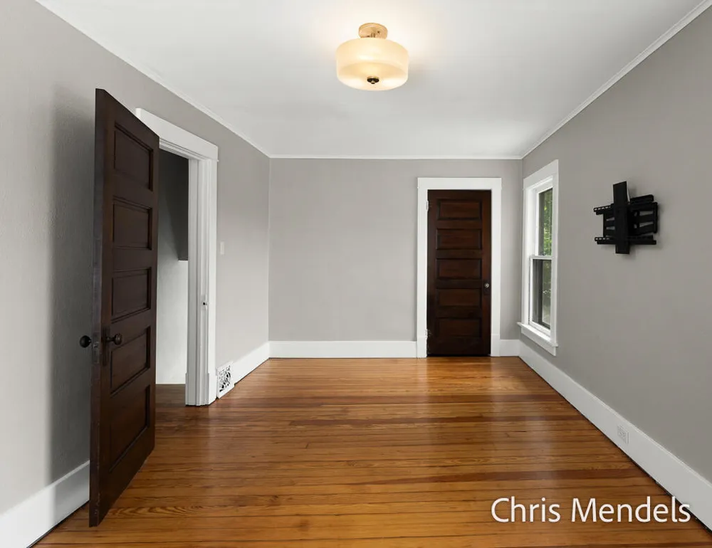 1013 Pennoyer Avenue Grand Haven, MI 49417