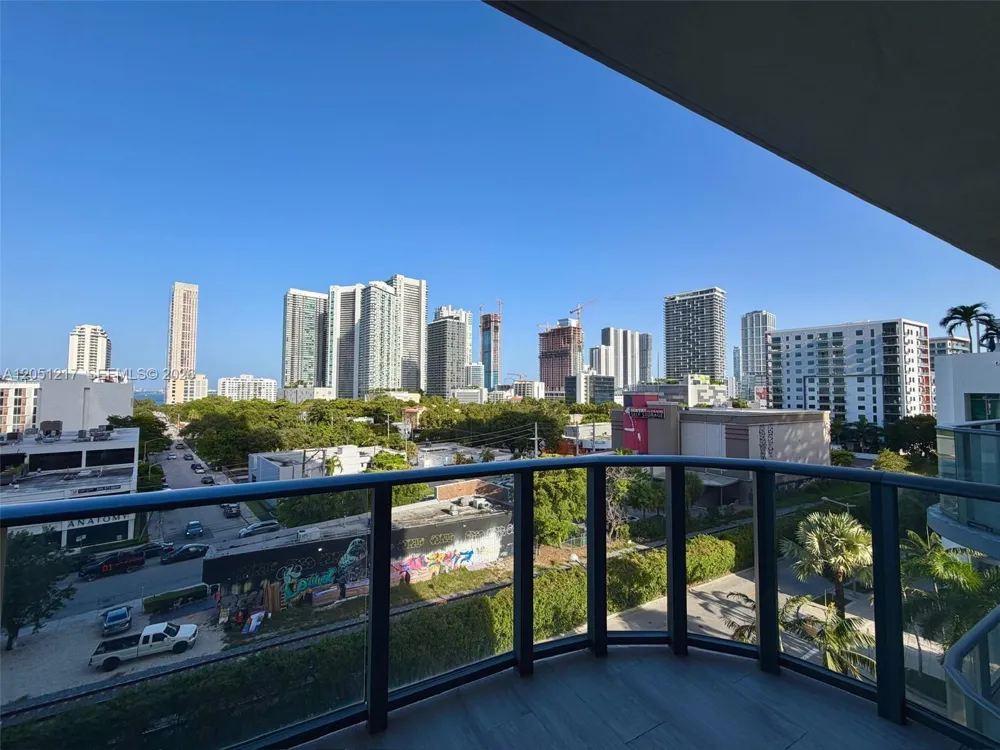 121 NE 34th St #L605 Miami, FL 33137