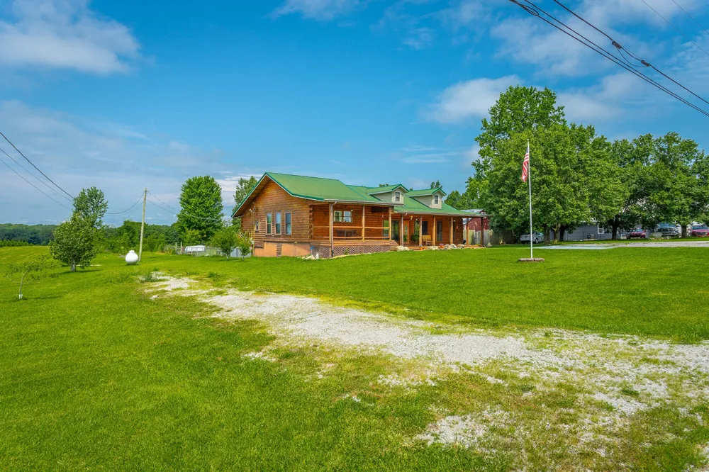 2195 Myers Road Pikeville, TN 37367