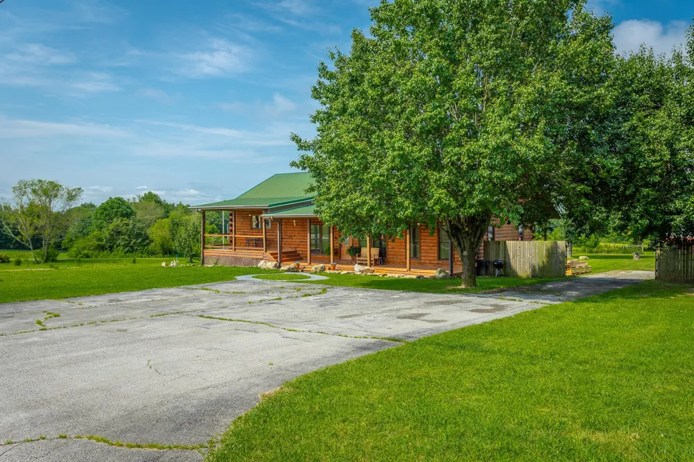 2195 Myers Road Pikeville, TN 37367