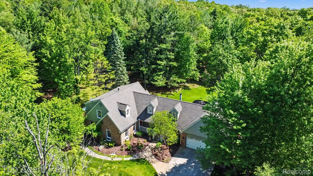 2411 Farmbrook Trail Addison Township, MI 48370