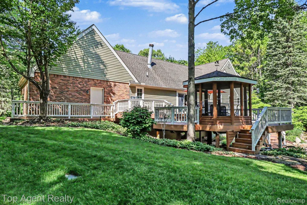 2411 Farmbrook Trail Addison Township, MI 48370