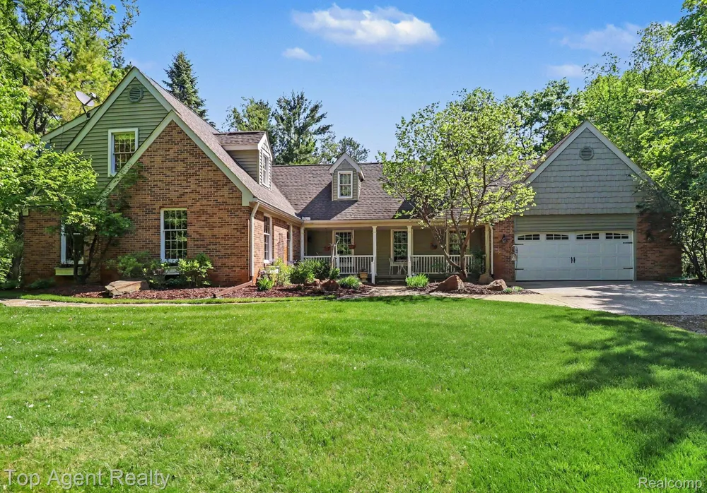 2411 Farmbrook Trail Addison Township, MI 48370