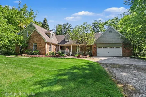 2411 Farmbrook Trail