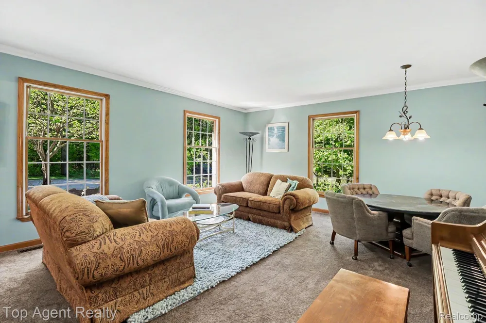 2411 Farmbrook Trail Addison Township, MI 48370