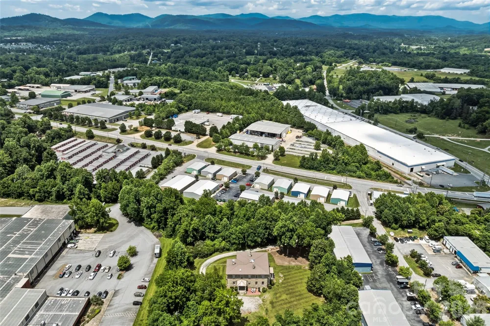 31 Meadows Blake House Lane Fletcher, NC 28732