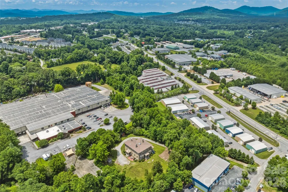 31 Meadows Blake House Lane Fletcher, NC 28732
