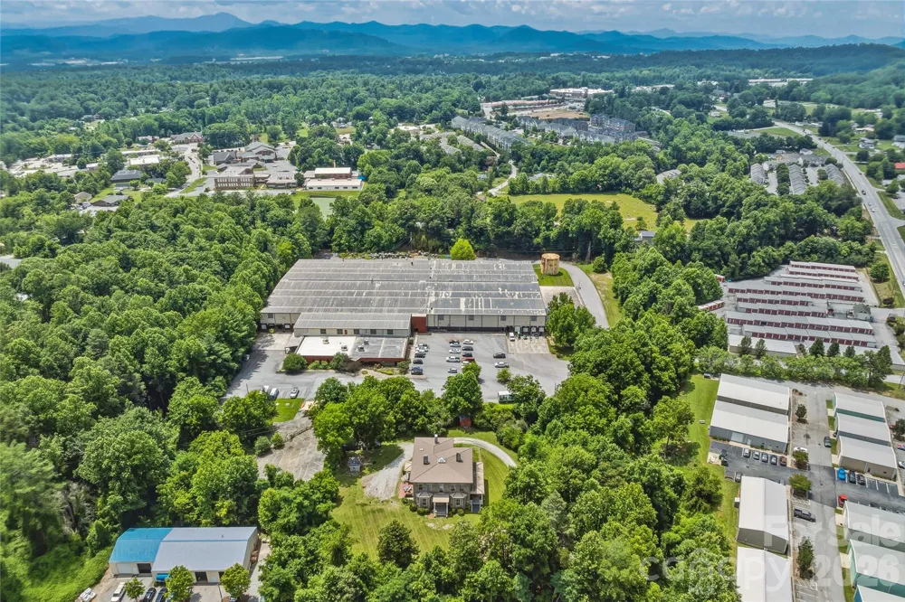 31 Meadows Blake House Lane Fletcher, NC 28732