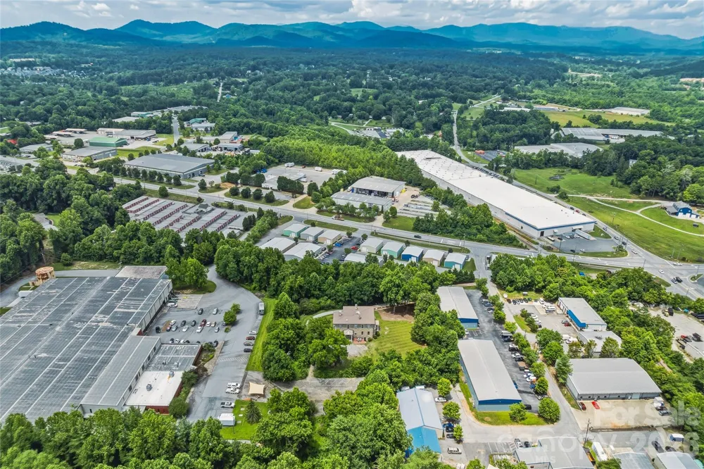 31 Meadows Blake House Lane Fletcher, NC 28732