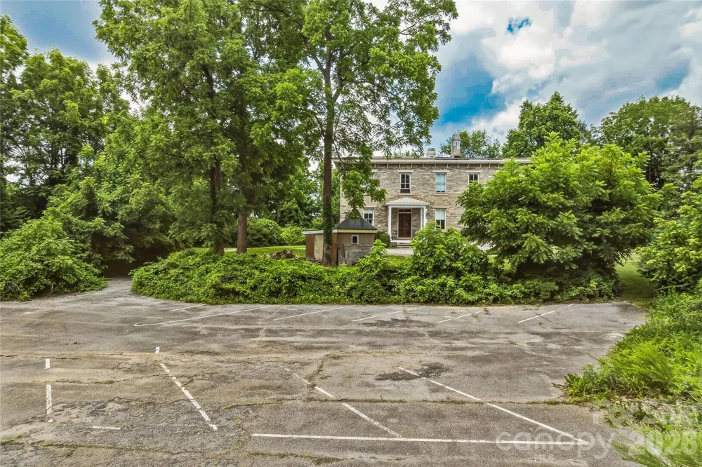 31 Meadows Blake House Lane Fletcher, NC 28732