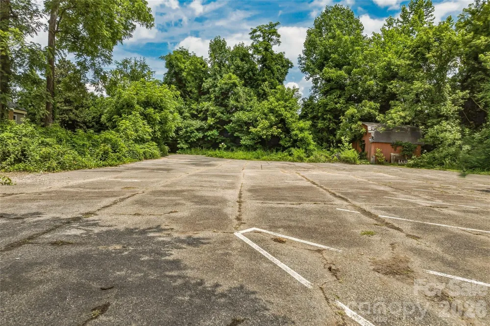 31 Meadows Blake House Lane Fletcher, NC 28732