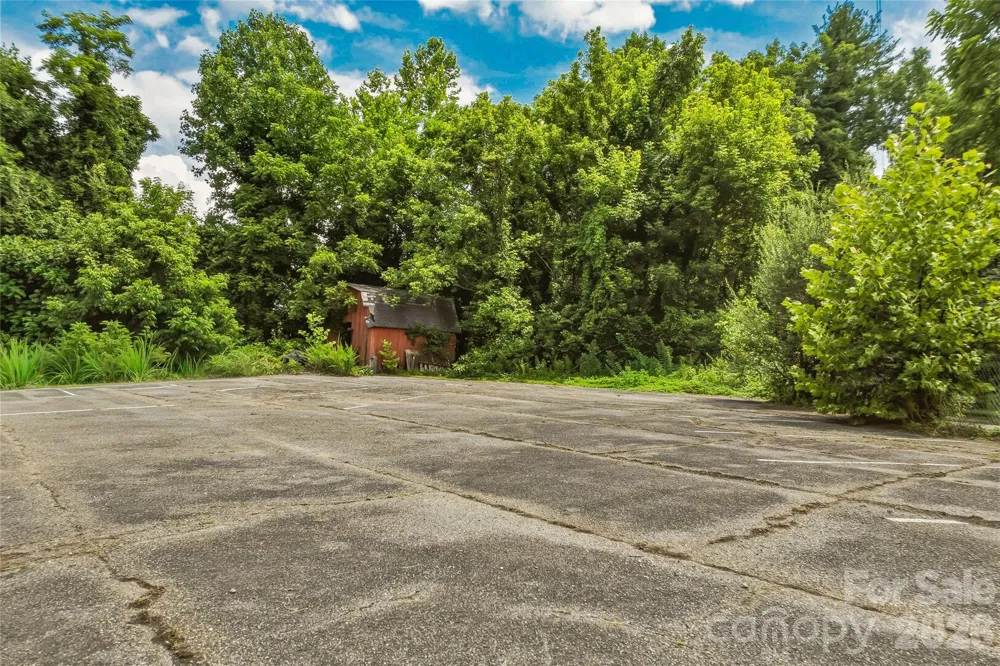 31 Meadows Blake House Lane Fletcher, NC 28732