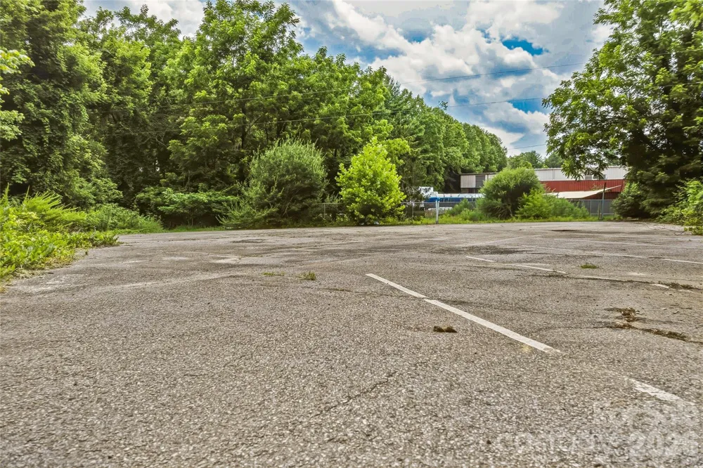 31 Meadows Blake House Lane Fletcher, NC 28732