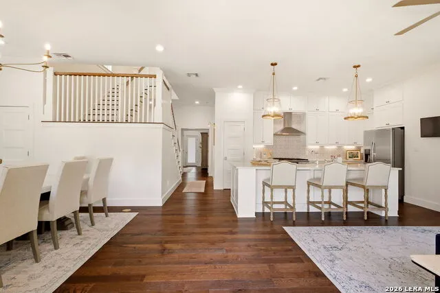 301 OGDEN LN Alamo Heights, TX 78209
