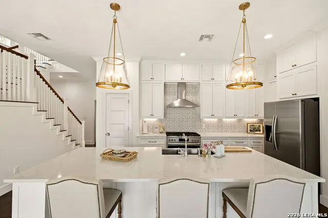301 OGDEN LN Alamo Heights, TX 78209