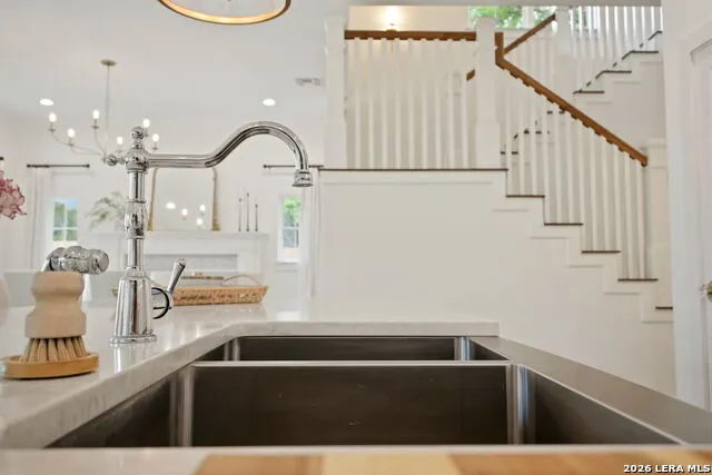 301 OGDEN LN Alamo Heights, TX 78209