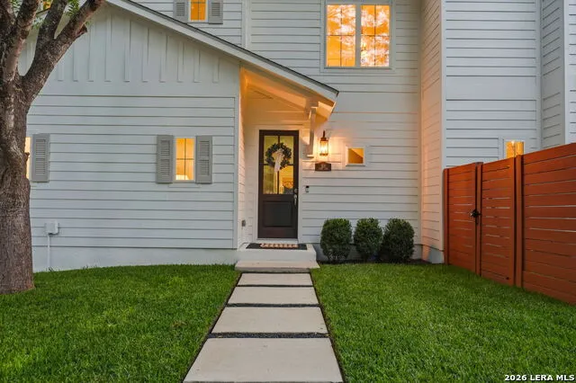 301 OGDEN LN Alamo Heights, TX 78209