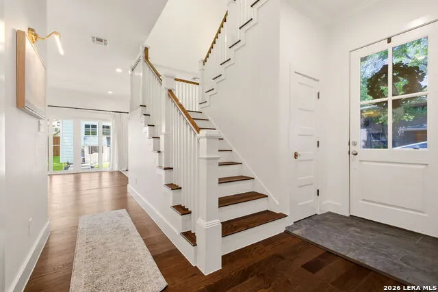 301 OGDEN LN Alamo Heights, TX 78209