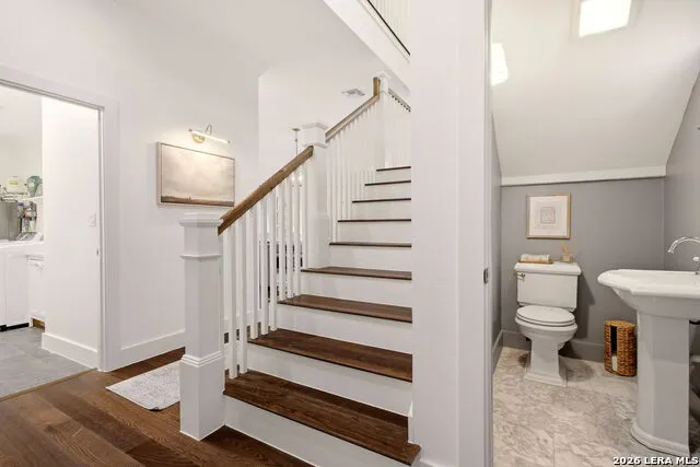 301 OGDEN LN Alamo Heights, TX 78209