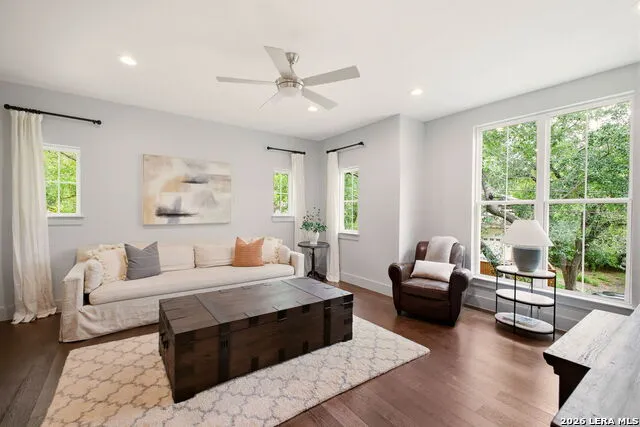 301 OGDEN LN Alamo Heights, TX 78209