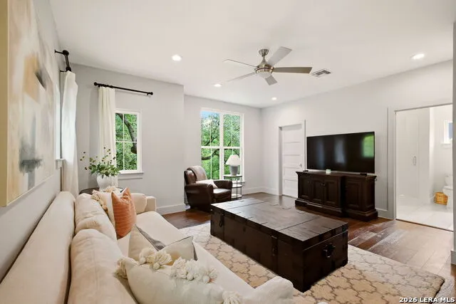 301 OGDEN LN Alamo Heights, TX 78209