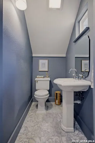 301 OGDEN LN Alamo Heights, TX 78209