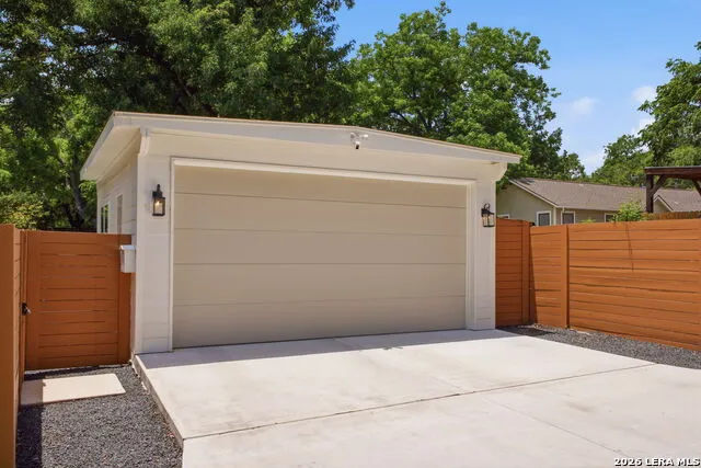 301 OGDEN LN Alamo Heights, TX 78209