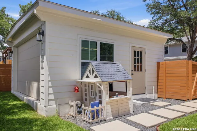 301 OGDEN LN Alamo Heights, TX 78209