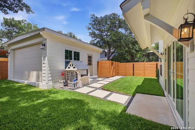 301 OGDEN LN Alamo Heights, TX 78209