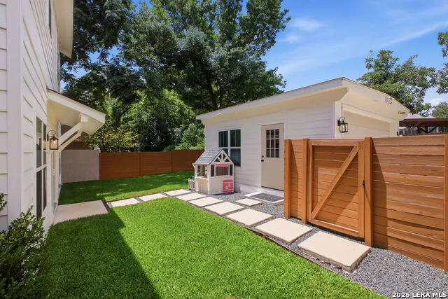 301 OGDEN LN Alamo Heights, TX 78209