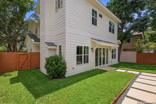301 OGDEN LN Alamo Heights, TX 78209