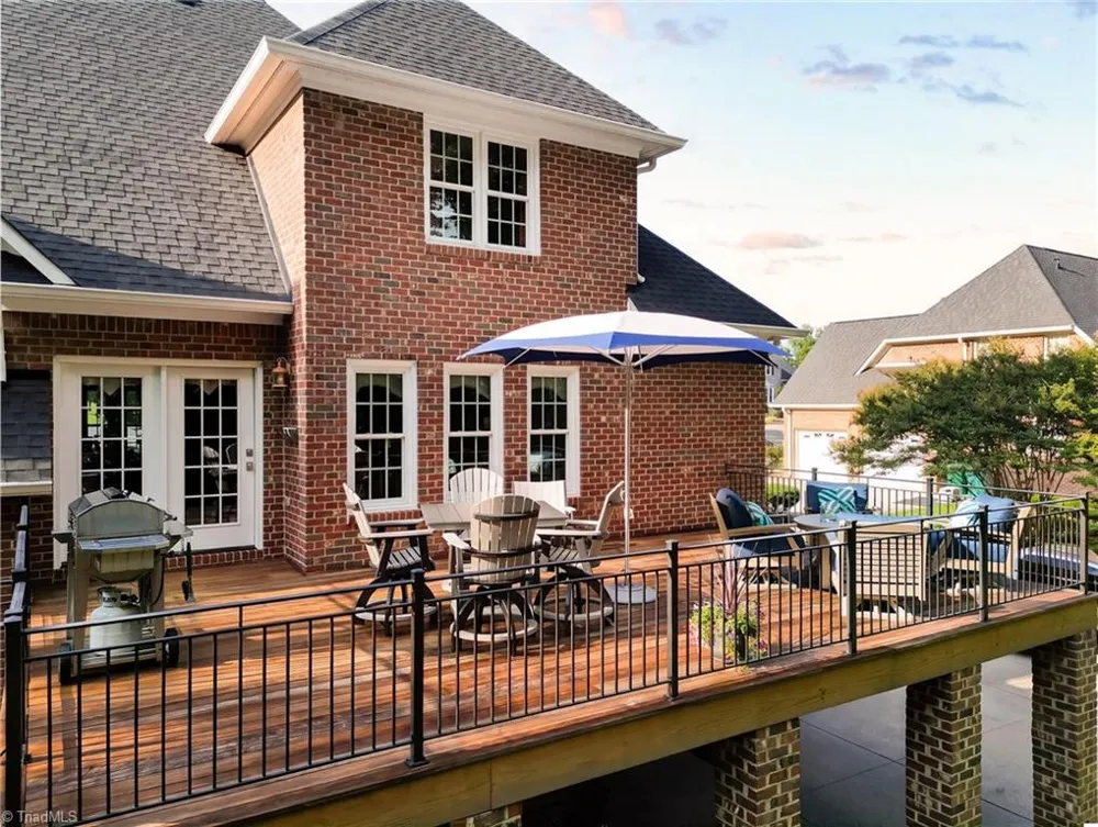 1860 Dunmore Lane Clemmons, NC 27012
