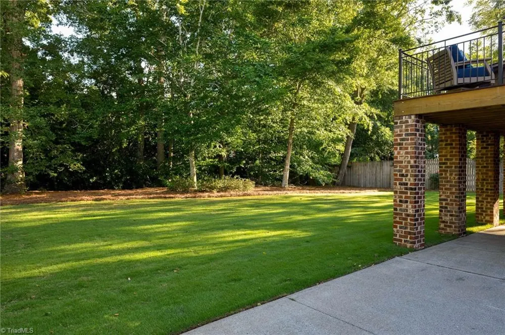 1860 Dunmore Lane Clemmons, NC 27012