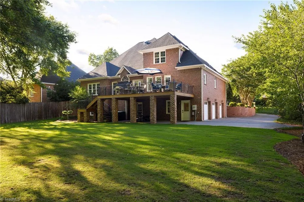1860 Dunmore Lane Clemmons, NC 27012