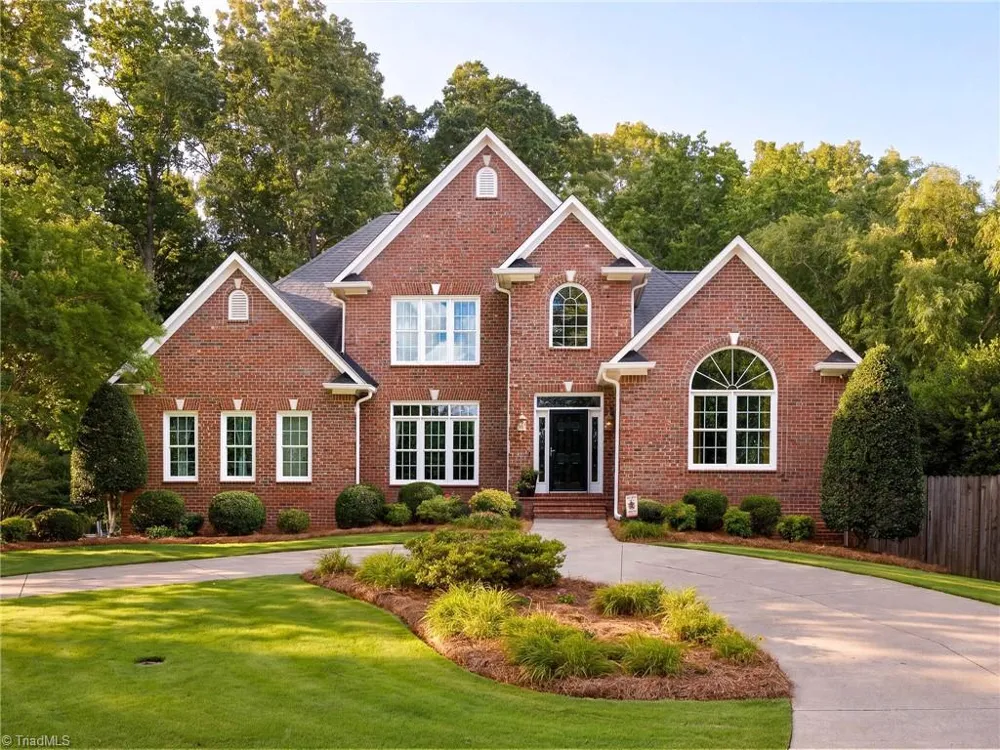 1860 Dunmore Lane Clemmons, NC 27012