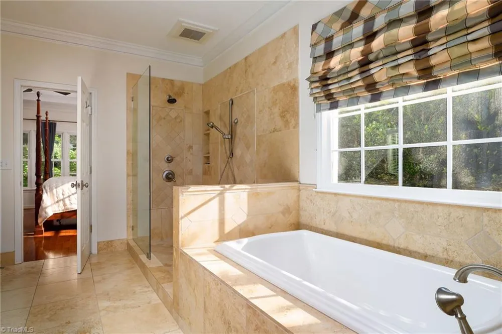1860 Dunmore Lane Clemmons, NC 27012