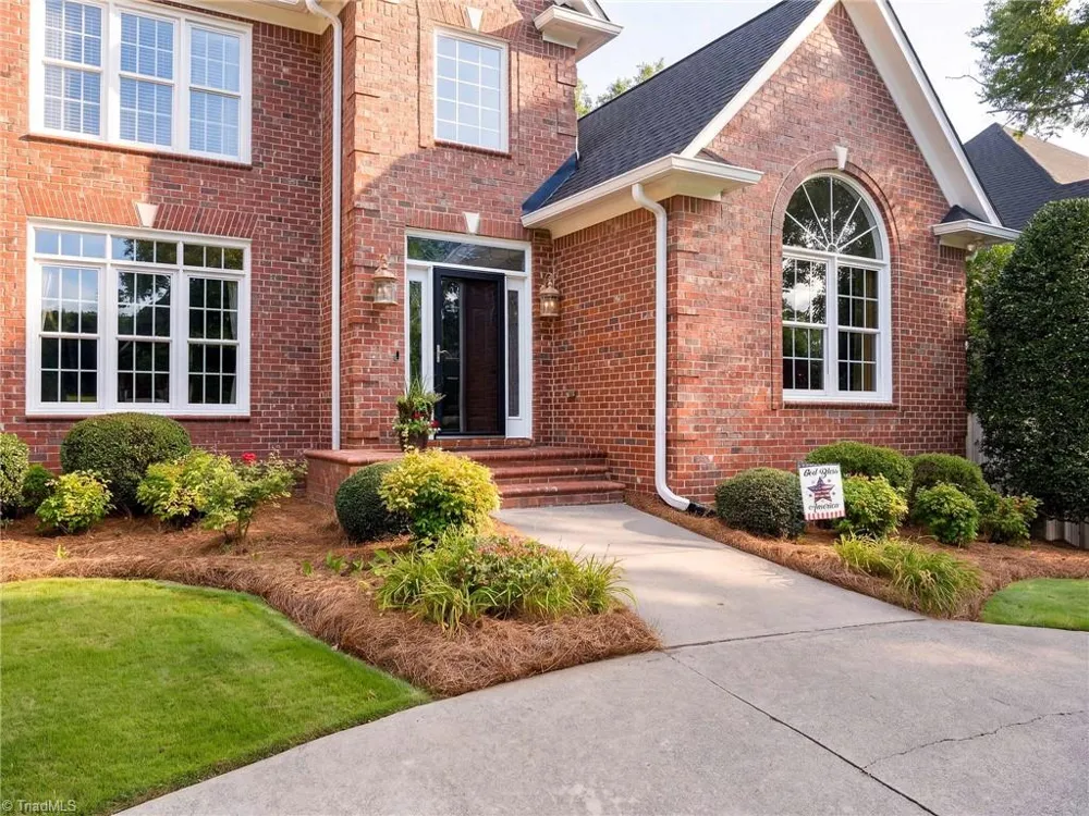 1860 Dunmore Lane Clemmons, NC 27012
