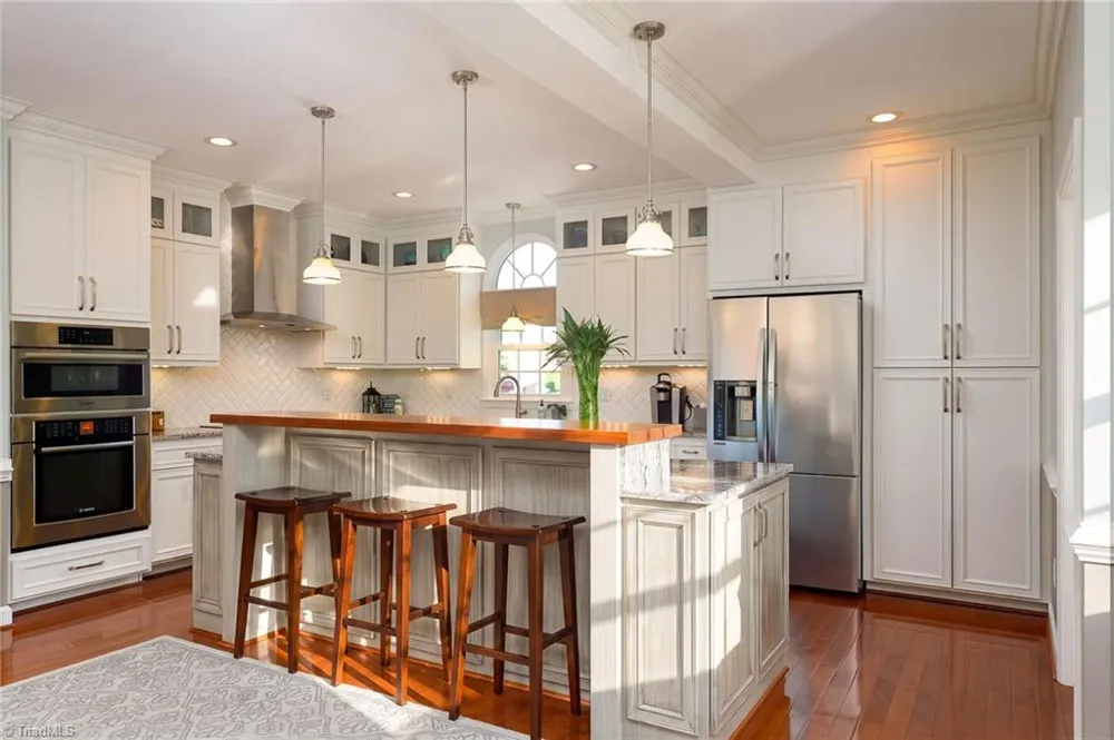 1860 Dunmore Lane Clemmons, NC 27012