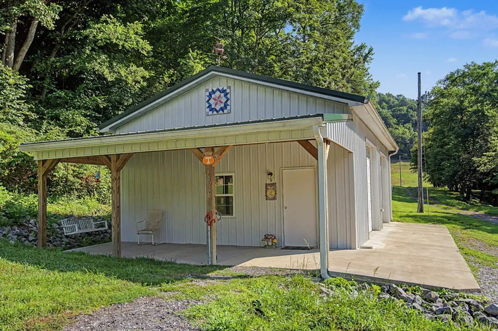 1505 Dark Hollow Rd Lafayette, TN 37083
