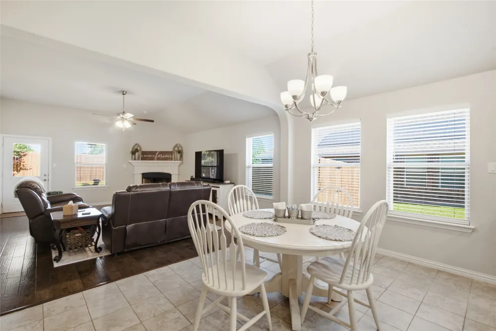 531 Hidden Springs Trail Azle, TX 76020