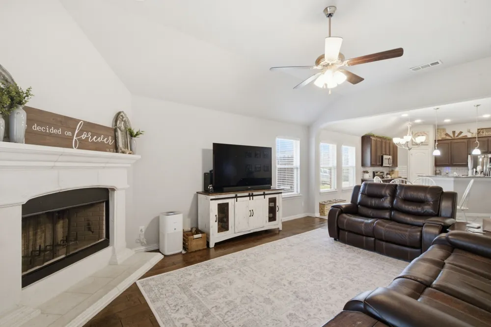 531 Hidden Springs Trail Azle, TX 76020