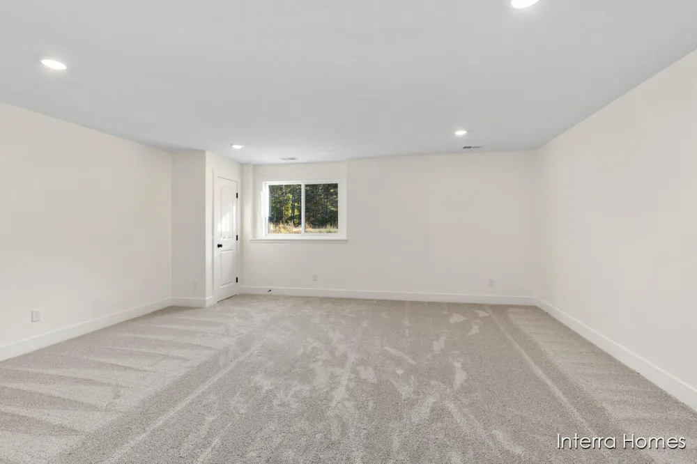 6136 Burgess Drive #6 Spring Lake, MI 49456