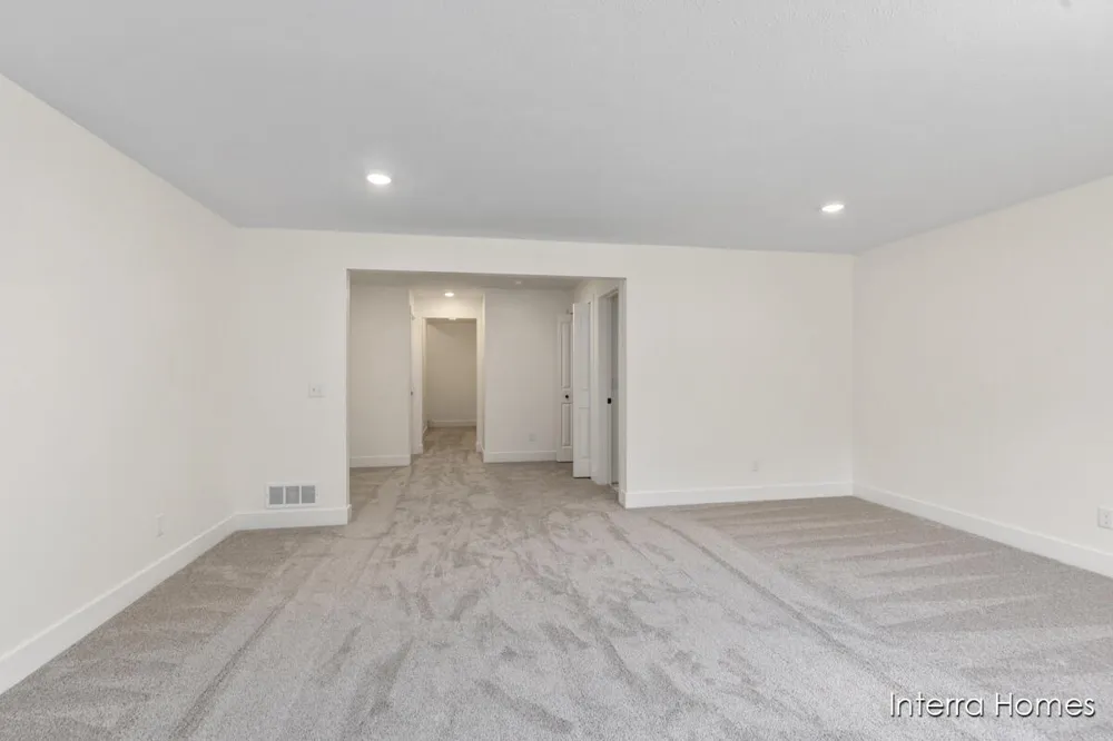 6136 Burgess Drive #6 Spring Lake, MI 49456