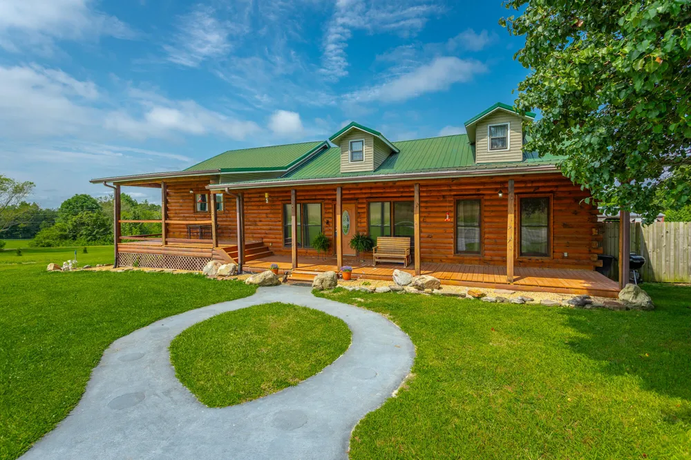 2195 Myers Road Pikeville, TN 37367