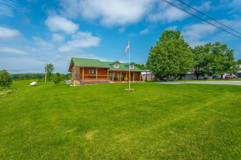 2195 Myers Road Pikeville, TN 37367