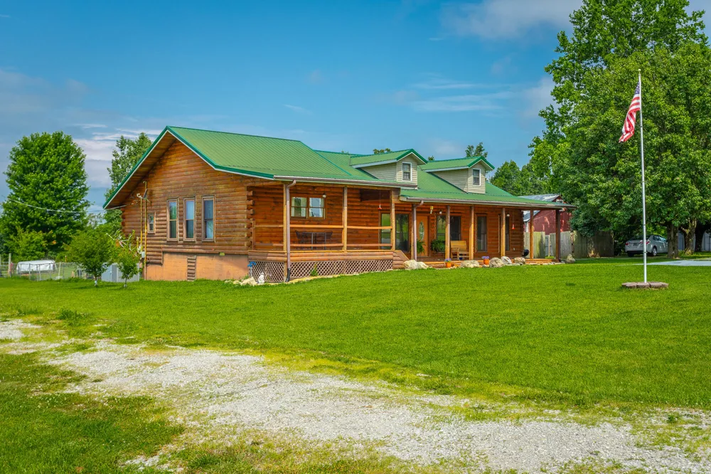 2195 Myers Road Pikeville, TN 37367
