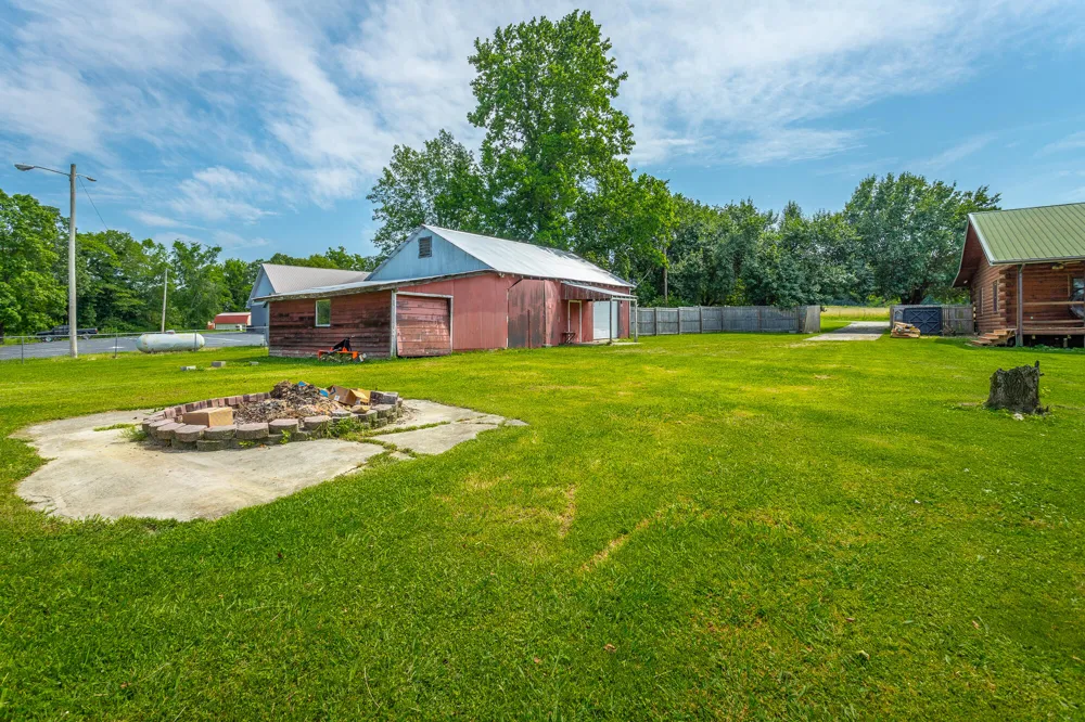 2195 Myers Road Pikeville, TN 37367