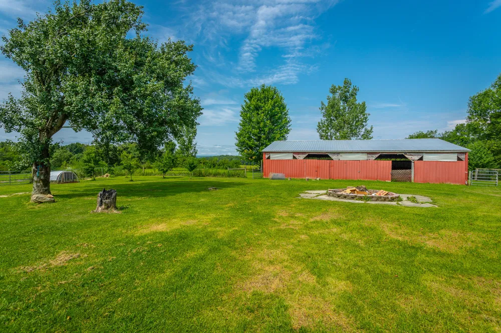 2195 Myers Road Pikeville, TN 37367