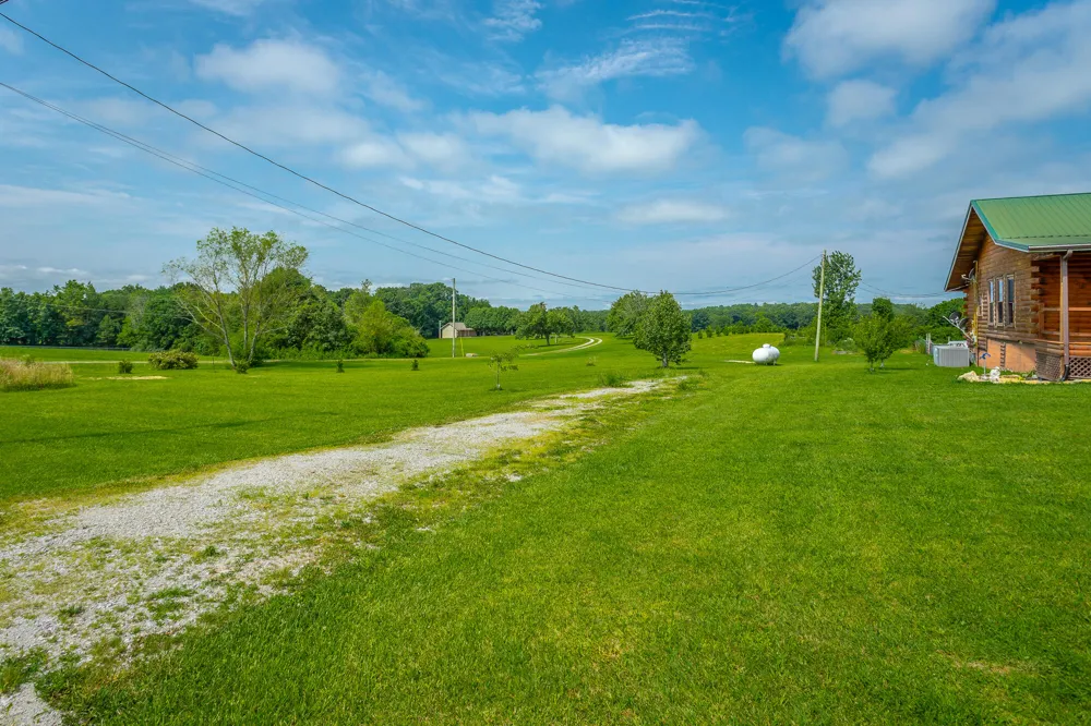 2195 Myers Road Pikeville, TN 37367