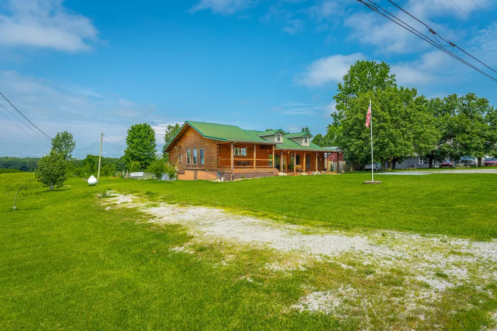 2195 Myers Road Pikeville, TN 37367